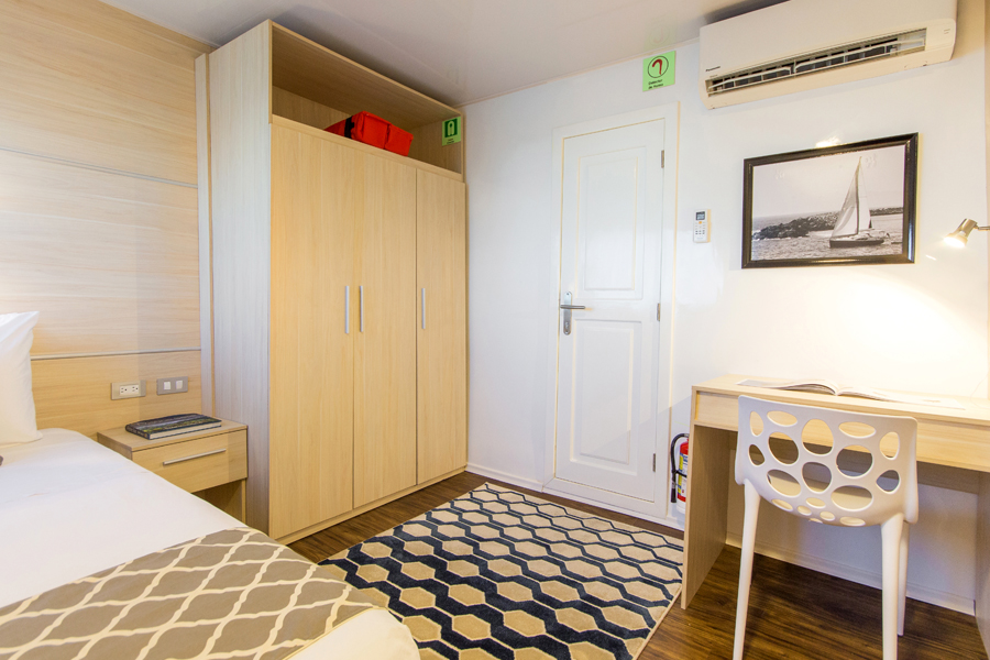 solaris-galapagos-islands-yacht-cabin
